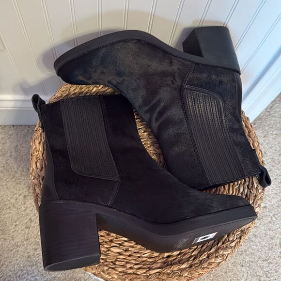 UGG BLACK CAMDEN EXOTIC COW HAIR HIGH HEEL ANKLE BOOTS, WOMEN US 10 - Picture 5 of 7